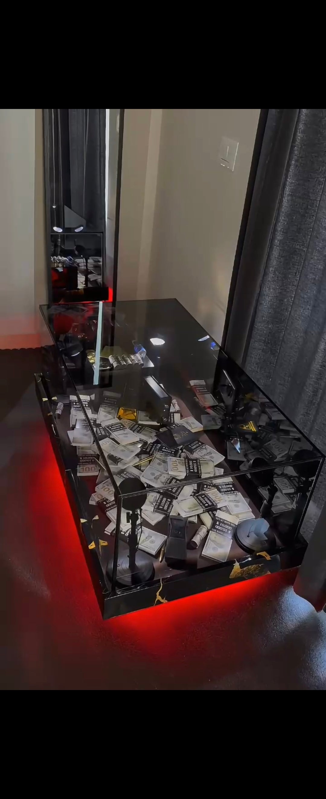 Millionaire Table — Signature Edition